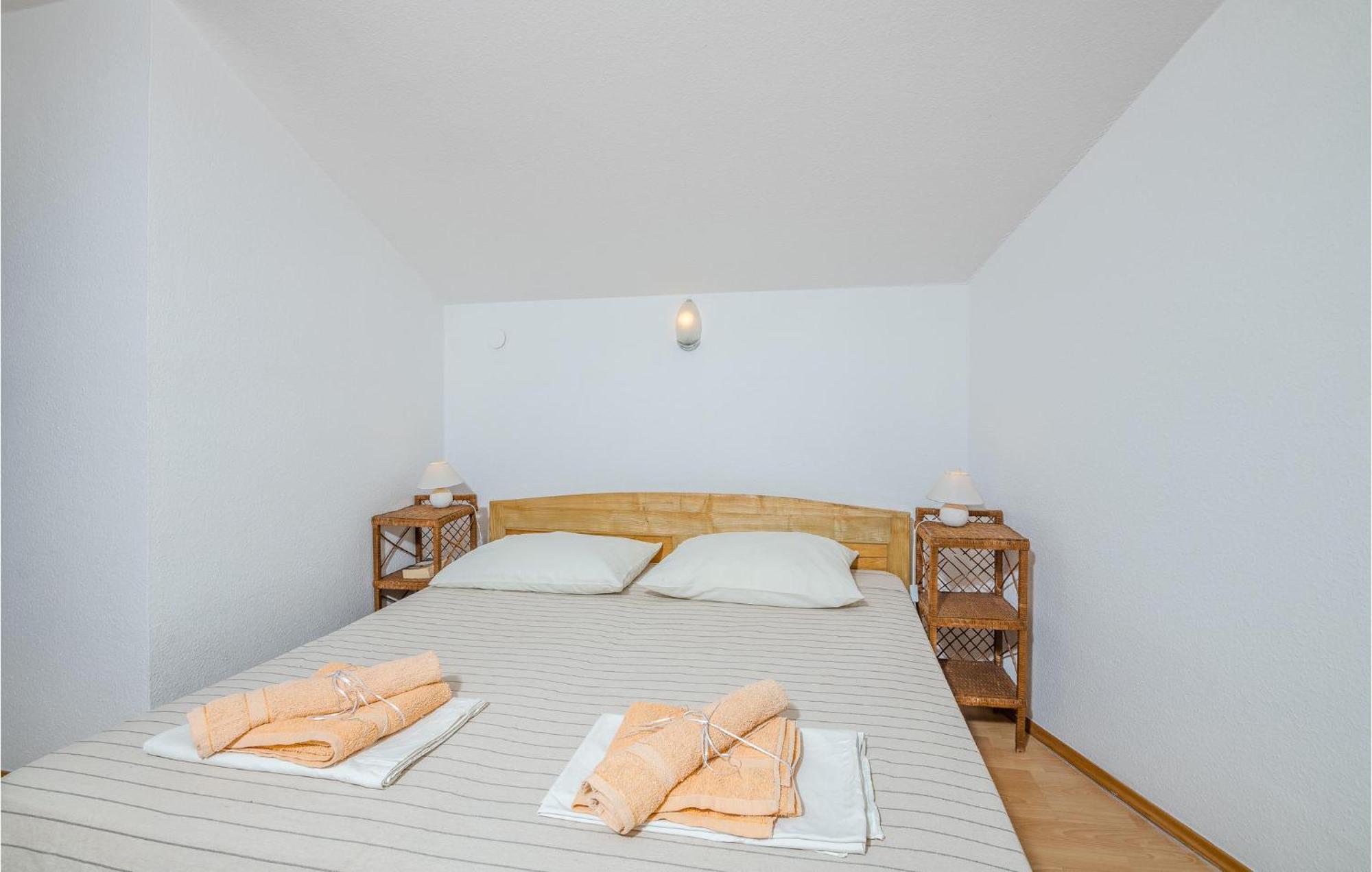Amazing Home In Malinska Dubasnica With Wifi 外观 照片